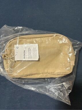 BNWT Lululemon mini beltbag